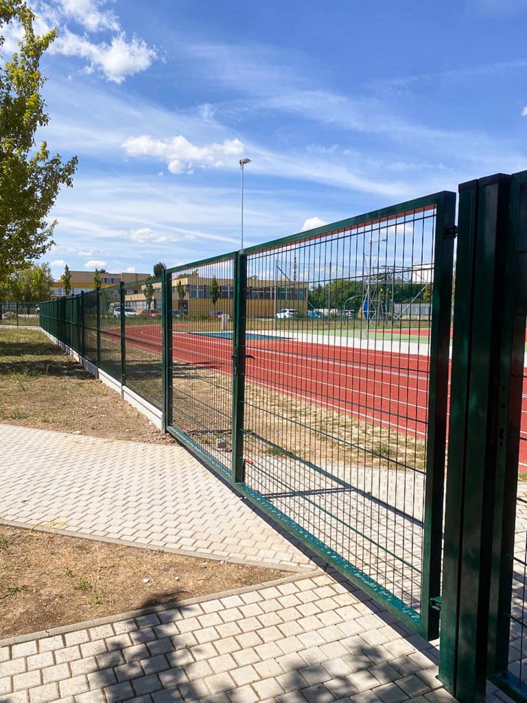 bránu, dvojkridlova-brana-s-vyplnou-panela